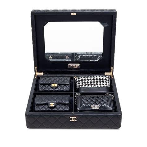 chanel success story trunk set